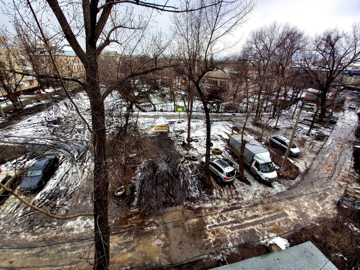 увидел что то непонятное. увидел что то непонятное. увидел что то непонятное. увидел что то непонятное. домовой заснятый на камеру видеонаблюдения.