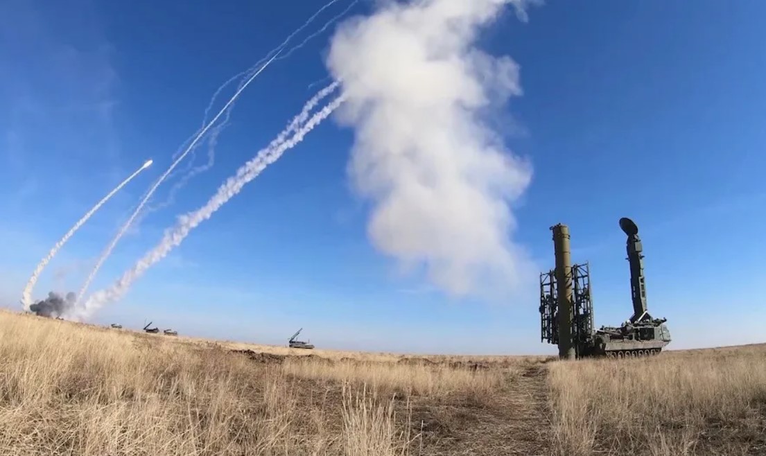 Сверхзвуковая авиационная ракета х-31 криптон. Противорадиолокационная ракета х-31п. Рсзо нептун. Противокорабельный комплекс нептун. Аgm-88 харм.